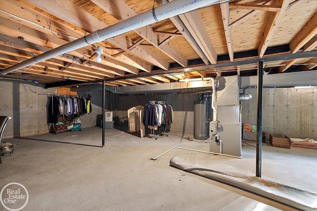 6910 Montgomery Drive, Shelby Twp, MI 48316