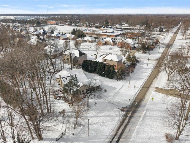 6910 Montgomery Drive, Shelby Twp, MI 48316