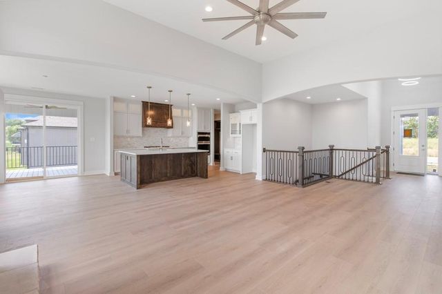 1811 Halls Creek Avenue, Raymore, MO 64083