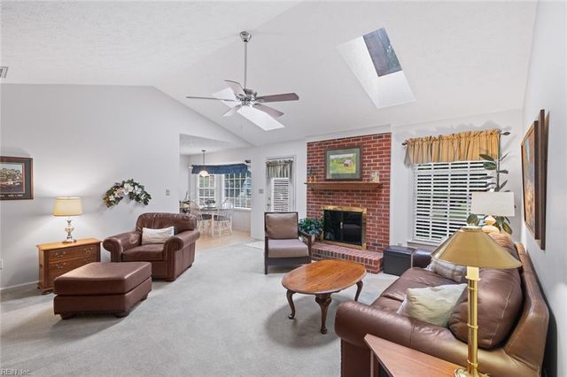 201 Allen Harris DR, Yorktown, VA 23692