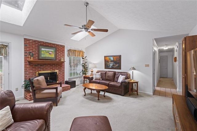 201 Allen Harris DR, Yorktown, VA 23692