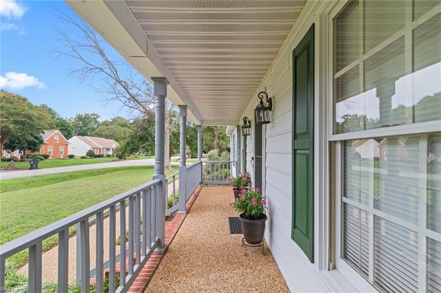 201 Allen Harris DR, Yorktown, VA 23692
