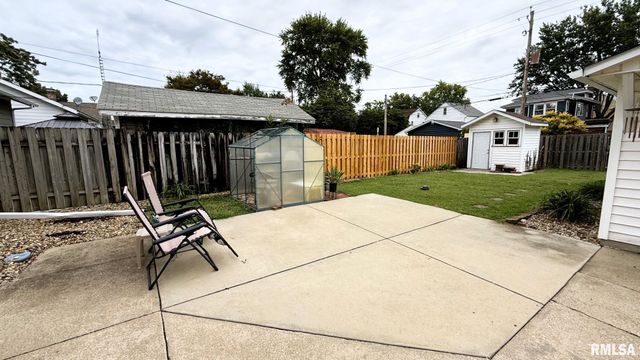 1720 S STATE Street, Springfield, IL 62704