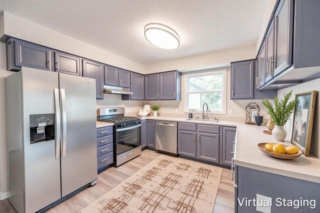 25061 S Canal Street, Channahon, IL 60410
