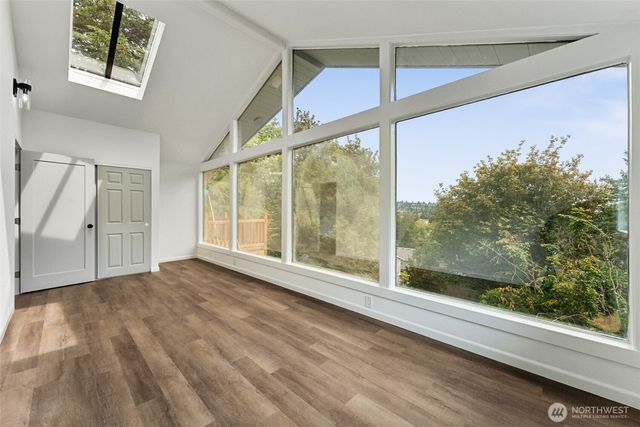 1720 N Wycoff Avenue, Bremerton, WA 98312