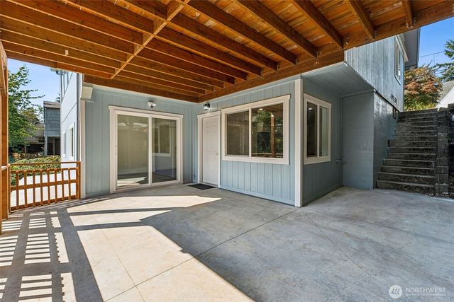 1720 N Wycoff Avenue, Bremerton, WA 98312