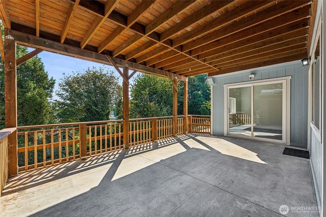 1720 N Wycoff Avenue, Bremerton, WA 98312