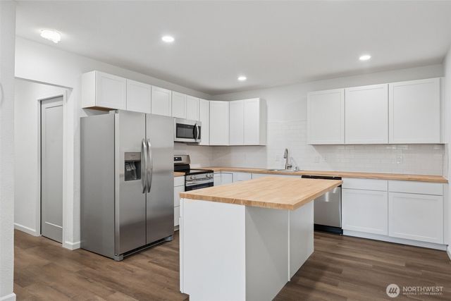 1720 N Wycoff Avenue, Bremerton, WA 98312