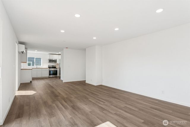 1720 N Wycoff Avenue, Bremerton, WA 98312