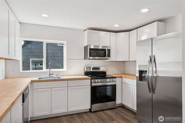 1720 N Wycoff Avenue, Bremerton, WA 98312