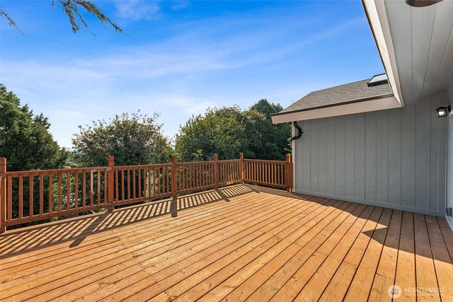 1720 N Wycoff Avenue, Bremerton, WA 98312