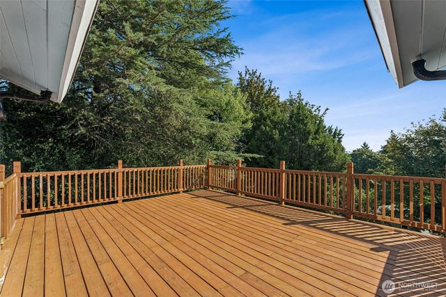 1720 N Wycoff Avenue, Bremerton, WA 98312