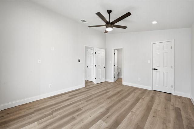 15 W Sharon Drive, Krum, TX 76249