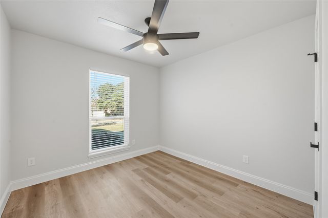 15 W Sharon Drive, Krum, TX 76249