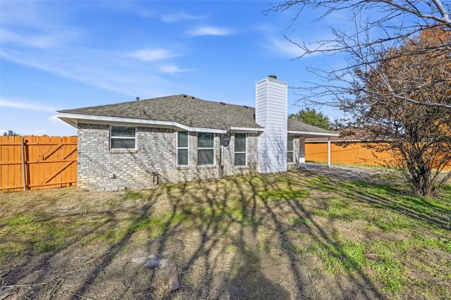 15 W Sharon Drive, Krum, TX 76249