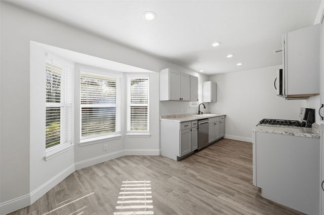 15 W Sharon Drive, Krum, TX 76249