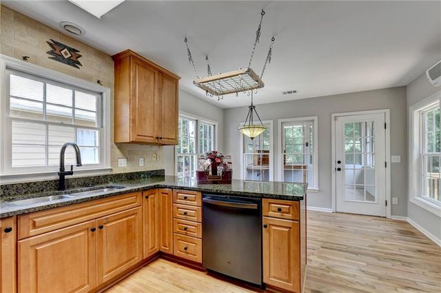 1590 Misty River Run, Roswell, GA 30076