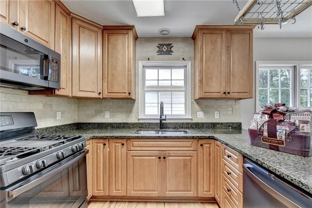1590 Misty River Run, Roswell, GA 30076