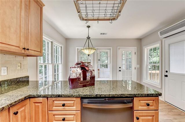 1590 Misty River Run, Roswell, GA 30076
