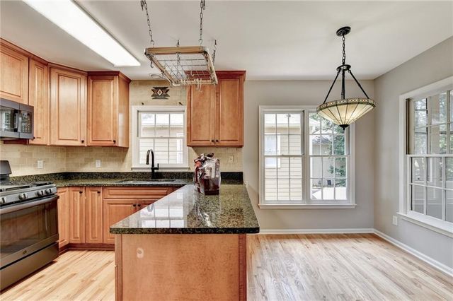 1590 Misty River Run, Roswell, GA 30076