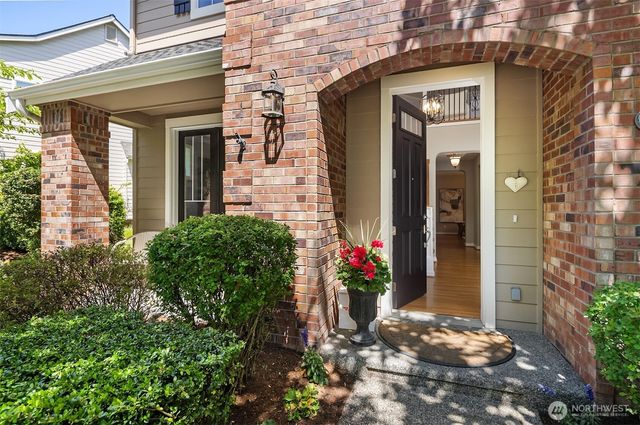 1714 11th Avenue NE, Issaquah, WA 98029