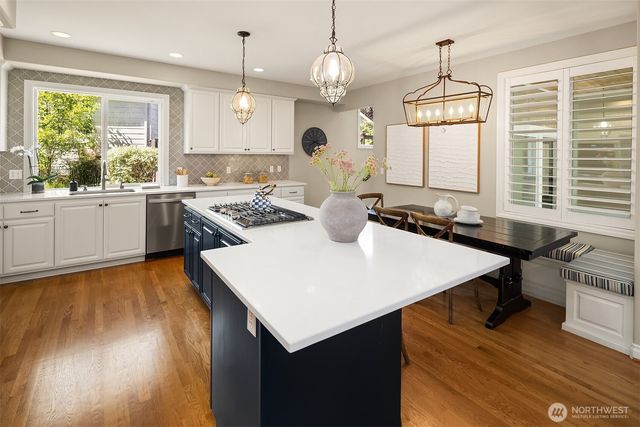 1714 11th Avenue NE, Issaquah, WA 98029