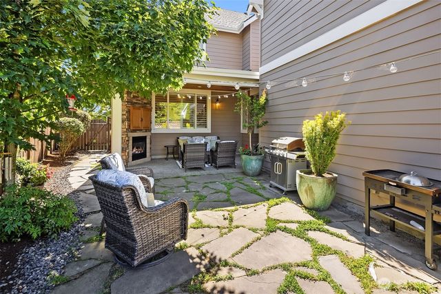 1714 11th Avenue NE, Issaquah, WA 98029