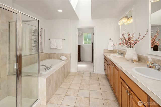 1714 11th Avenue NE, Issaquah, WA 98029