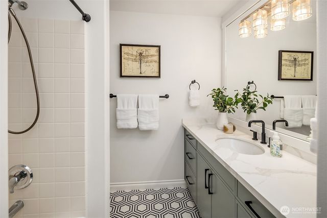1714 11th Avenue NE, Issaquah, WA 98029