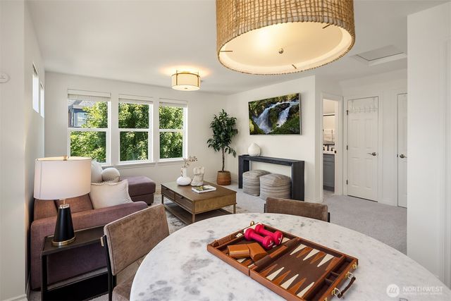 1714 11th Avenue NE, Issaquah, WA 98029