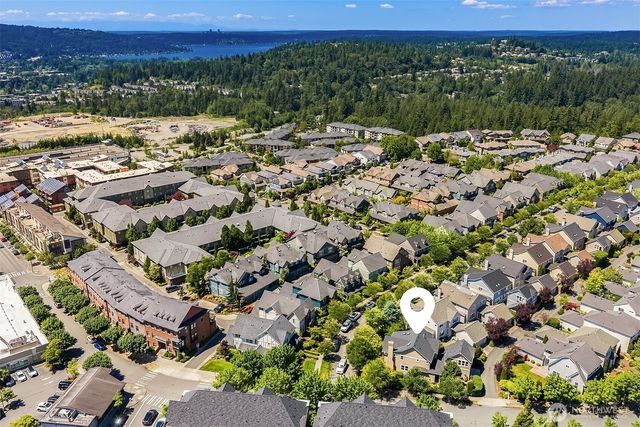 1714 11th Avenue NE, Issaquah, WA 98029