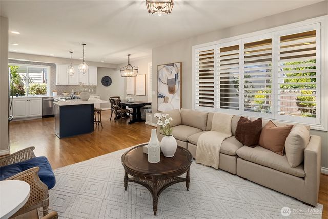 1714 11th Avenue NE, Issaquah, WA 98029