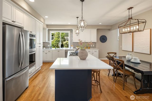 1714 11th Avenue NE, Issaquah, WA 98029