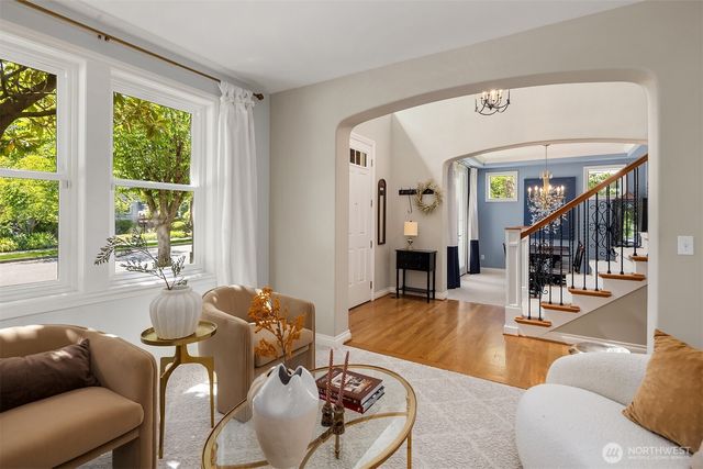 1714 11th Avenue NE, Issaquah, WA 98029
