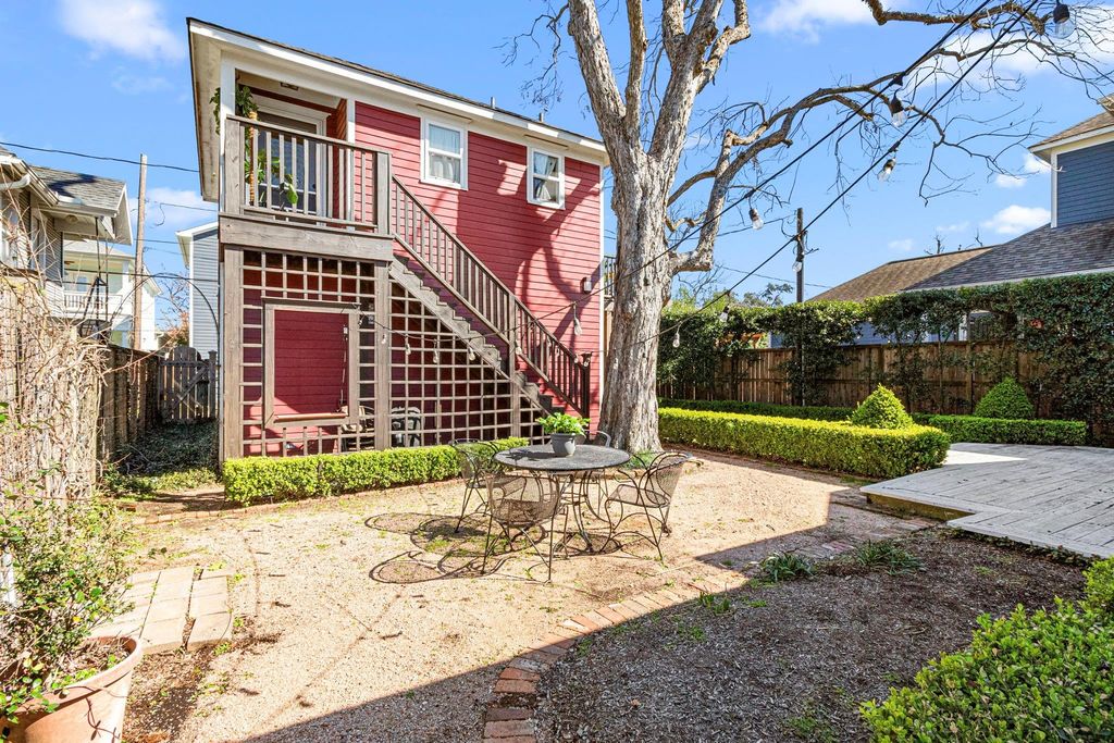 1524 Columbia Street A, Houston, TX 77008