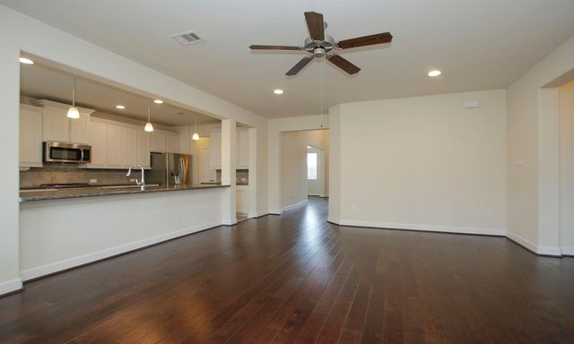 414 Wood Forest Drive, League City, TX 77573