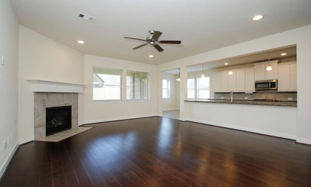 414 Wood Forest Drive, League City, TX 77573