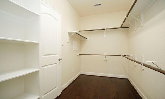 414 Wood Forest Drive, League City, TX 77573