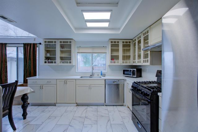 814 Casa Ct, Los Banos, CA 93635