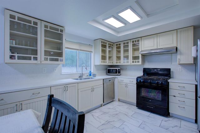 814 Casa Ct, Los Banos, CA 93635