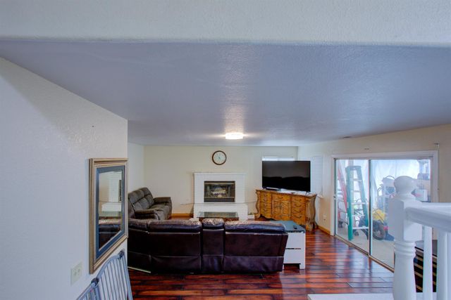 814 Casa Ct, Los Banos, CA 93635