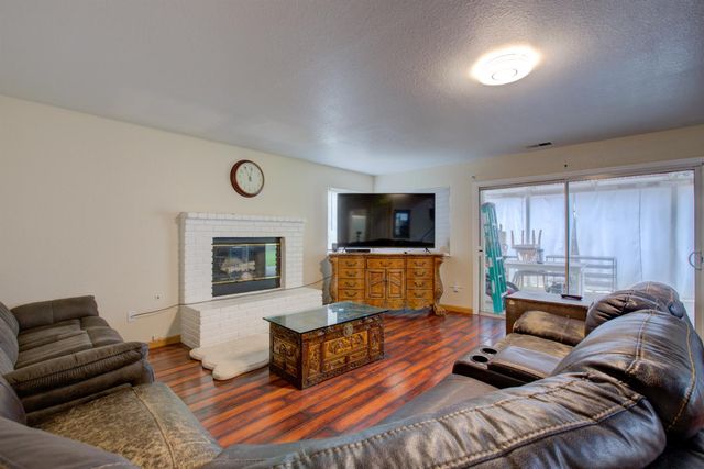 814 Casa Ct, Los Banos, CA 93635