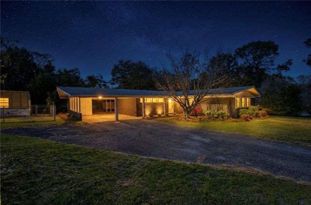 1967 Highland Forest Drive, Mobile, AL 36618