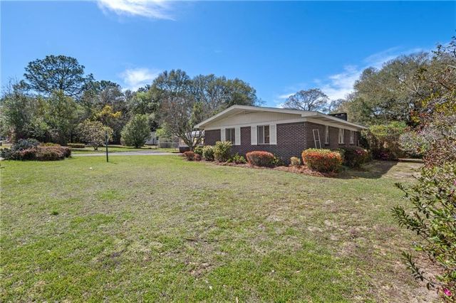 1967 Highland Forest Drive, Mobile, AL 36618