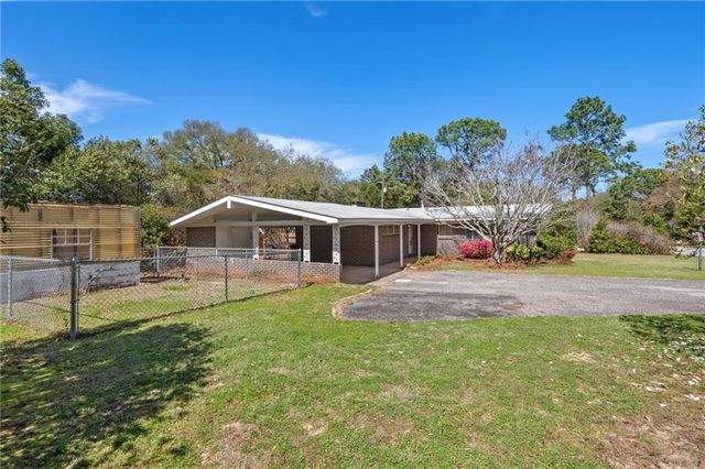 1967 Highland Forest Drive, Mobile, AL 36618