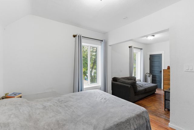 1815 Hillside Avenue N, Minneapolis, MN 55411