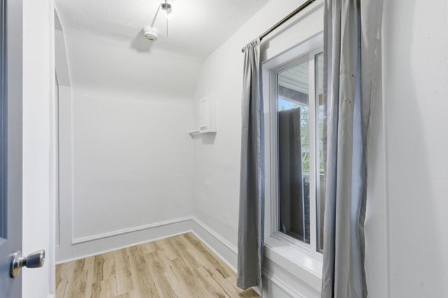 1815 Hillside Avenue N, Minneapolis, MN 55411