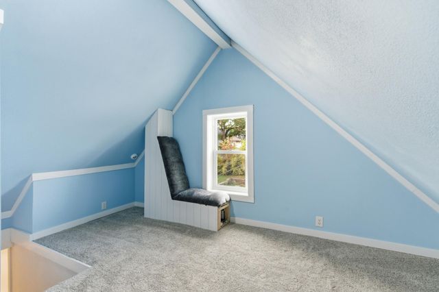 1815 Hillside Avenue N, Minneapolis, MN 55411