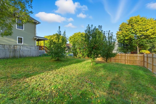 1815 Hillside Avenue N, Minneapolis, MN 55411