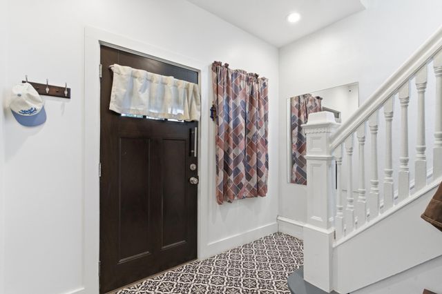 1815 Hillside Avenue N, Minneapolis, MN 55411